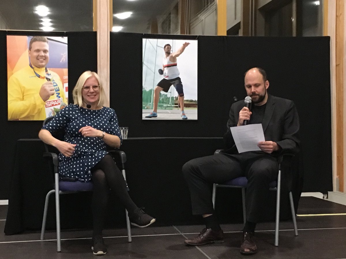 ToralfN's tweet photo. Intressant samtal om idrotten i samhället mellan idrottsborgarrådet @karinernlund och ordförande för Stockholms Friidrottsförbund, Johan Storåkers, inför kvällens årsmöte i Sätrahall #08fri. https://t.co/F0WZVtXZbg