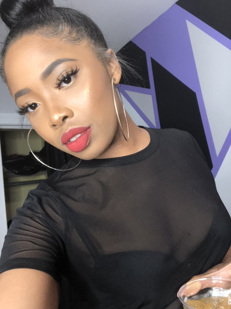 Chyna821's tweet photo. @mrgoodbeard__ I’m Lynn, 
From Brooklyn, NY, I own a Matte Liquid Lipstick &amp; Gloss company all products are Cruelty Free made with natural ingredients. The mattes are long lasting, waterproof and dries fast.
FREE Shipping for all first time buyers
https://t.co/1fZAzhAYpe https://t.co/5QMk00Mkbg