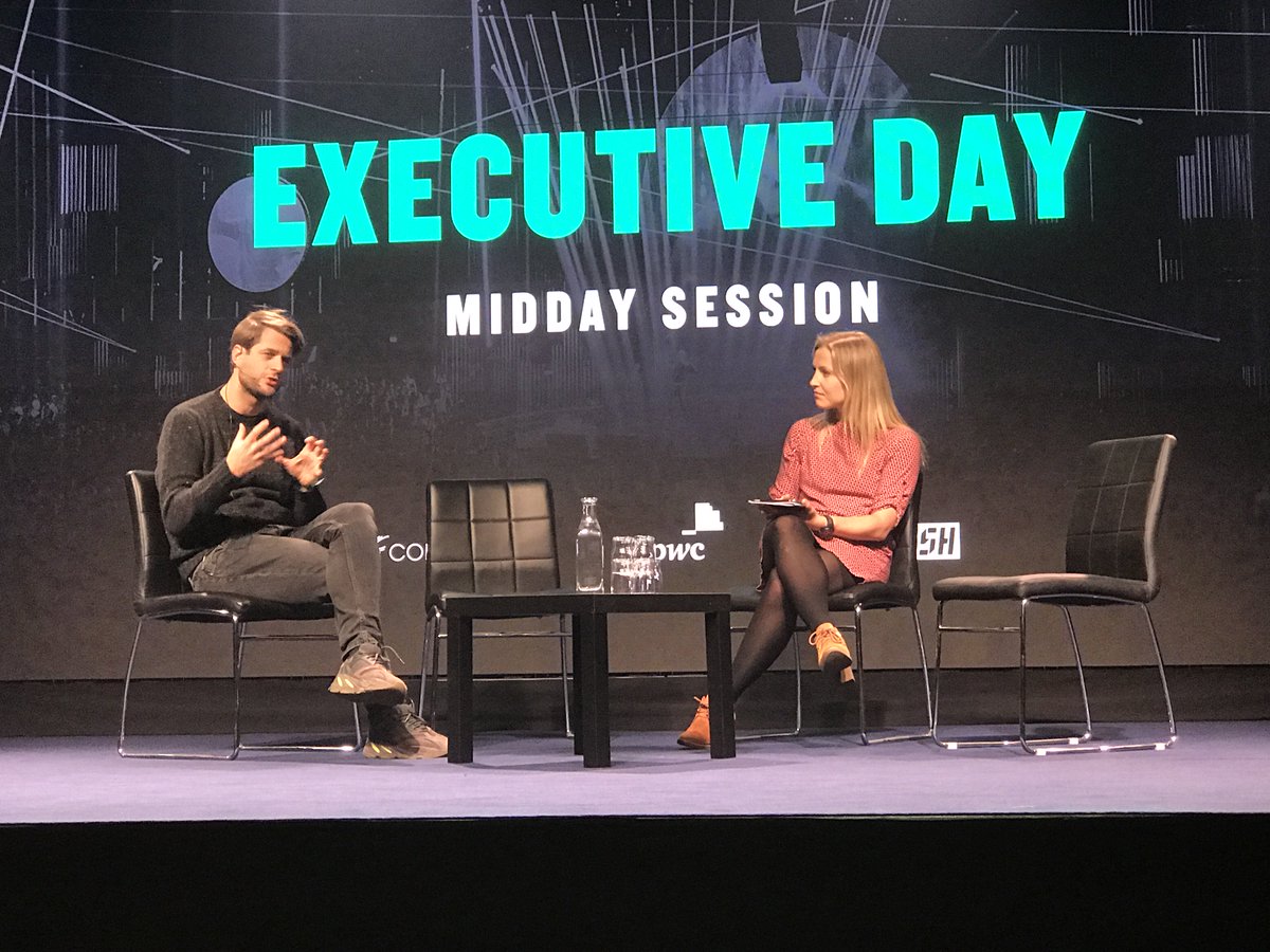 #Slush18 dag ett över. 2 100 #startups medverkar, 1 000 #investerare, 20 000 besökare. <a href="/SwedishHotspot/">Swedish Hotspot</a> invigt. 150 svenska startups på plats, 30 uppstickare med <a href="/TeamSwedenSE/">Team Sweden</a> . Intensivt nätverkande. <a href="/Klarna/">Klarna</a> bland flera svenska företag på plats. #Slush levererar! #SWEinFIN