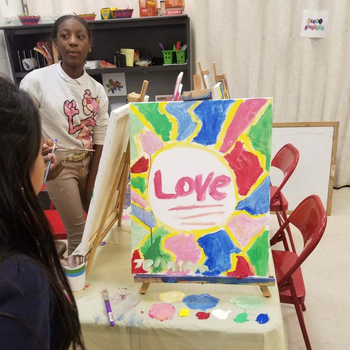 DCPoliceDept's tweet photo. Last week, the YIP Unit provided a painting & life skills workshop to youth participants of the Reaching New Heights program! They painted canvas’ which embodied the principles they believed were important to live by! 🎨🖌
#DCPolice #HereToHelp #MPDInTheCommunity #CommunityFirst https://t.co/vBMeknhJsU