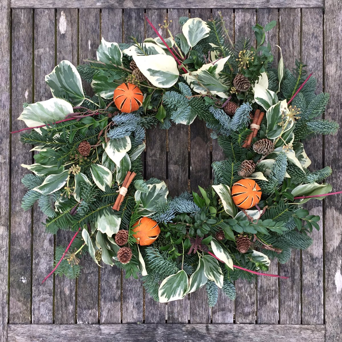 USchell's tweet photo. Feeling #blessed to have joined a  fun #christmaswreath workshop at @EH_WrestPark today, led by our brilliant @EHAudleyEnd headgardener Louise! @HBGBScheme https://t.co/mrzQnwkY5a