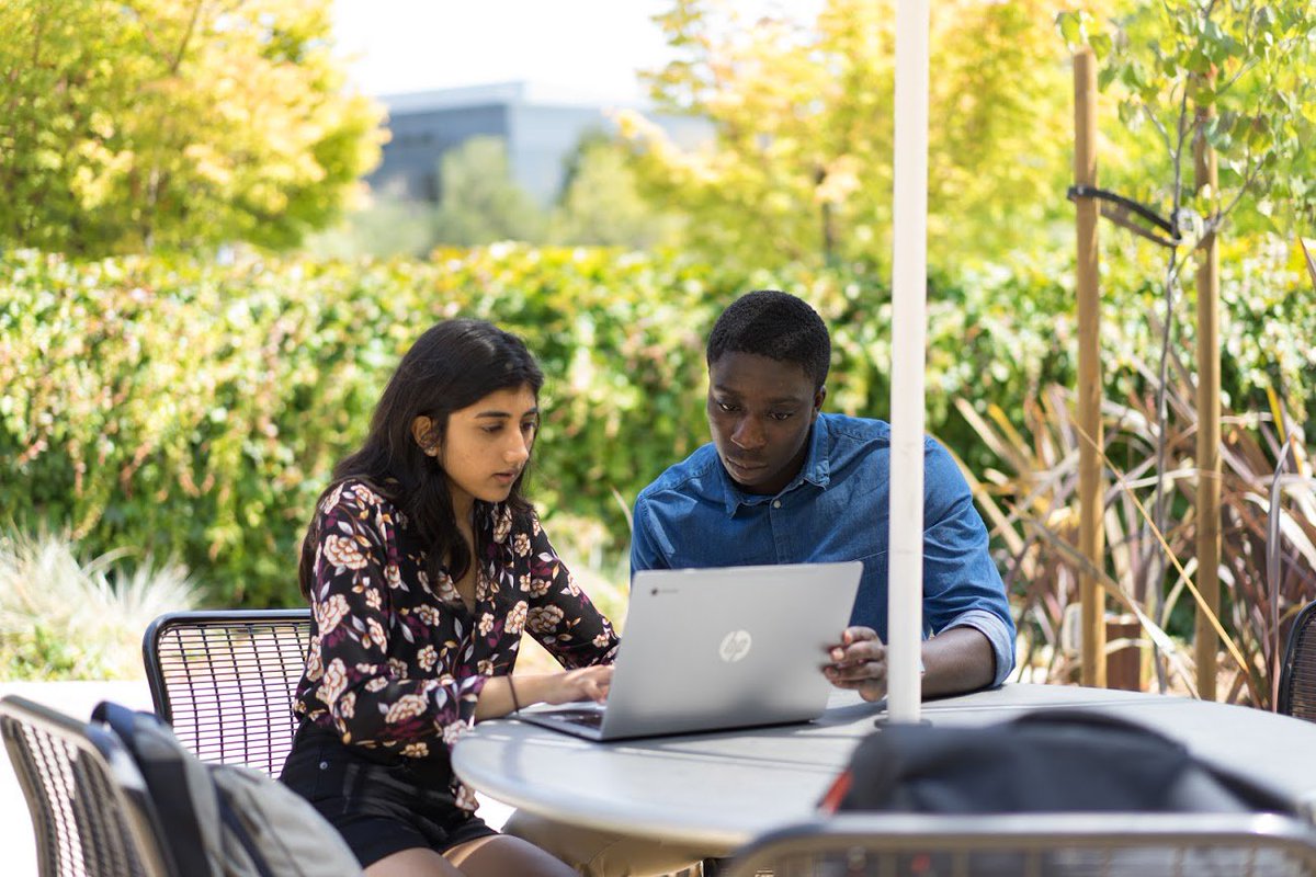 googlestudents's tweet photo. Happy #CSEdWeek, everyone 🎉! Any day is a good day for an extra CS lesson 👍 … but what better time than Computer Science Education Week?? We'll be sharing CS resources all week. First up, @Google's #TechDevGuide Foundations of Programming path ➡️ https://t.co/Zi0lLXmXRL https://t.co/6w4kq00d9b
