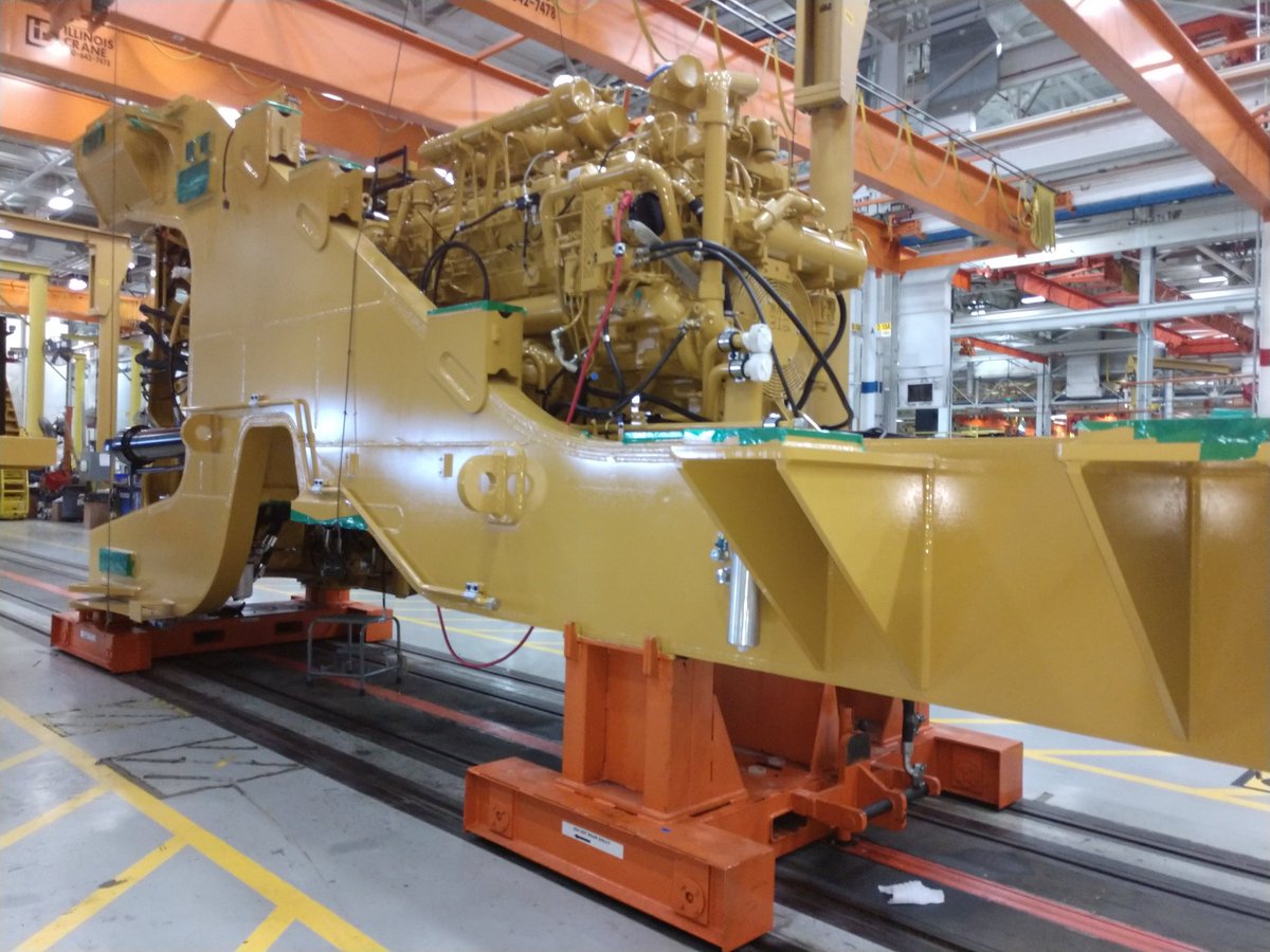 BradPeel3's tweet photo. @TheChadColby @CaterpillarInc @yieldmapdozer Have a great experience Chad!
#BuiltInDecatur
#biggun
Rear half of a 993K https://t.co/3hXDZ8Rdd4