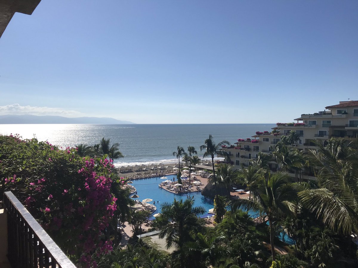 LeadingConcierg's tweet photo. Amazing day in #PuertoValIarta don’t miss the opportunity to visit us and enjoy #ThePerfectWeather #PropertyConcierge #VacationRentals #VisitPuertoVallarta #HappyTuesday https://t.co/5ad8EG7EFy