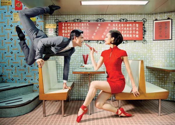 HOWbrand's tweet image. Color is a powerful and Pum Lefebure of @DesignArmy loves to have fun with it. Check out the vid where she dishes #color with @NeenahPaper, plus inspiring portfolio shots that bring hue to the fore! buff.ly/2AuveHO

#designarmy #pumlefebure #neenahpaper #howdesign