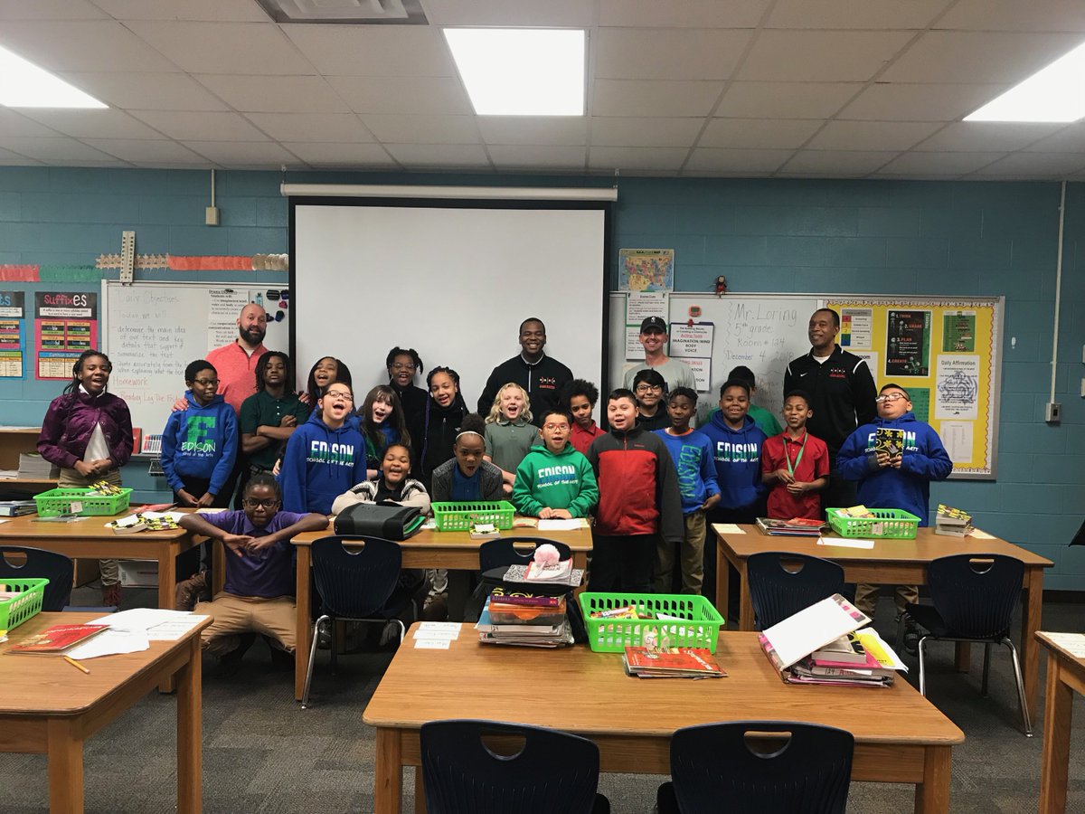 OfficialNBARefs's tweet photo. 📍: Indiana
📚: @Scholastic 

NBA referees Sean Wright, Justin Van Duyne and Rodney Mott had fun this morning taking a #TimeOutForReading with some book-loving elementary students! https://t.co/MSYzqS6ftu