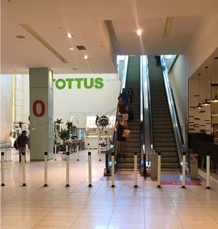 LasCondesAxeSOS's tweet photo. Atentos @TottusChile y @MallPlazacl Los Dominicos con esta publicación en Instagram de @ponte.en.mis.pies 
https://t.co/FMFQnCXm4L  
Seguro no se han dado cuenta de este grave obstáculo para clientes con discapacidad que esperamos reviertan a la brevedad! https://t.co/CCmsKxxQsp