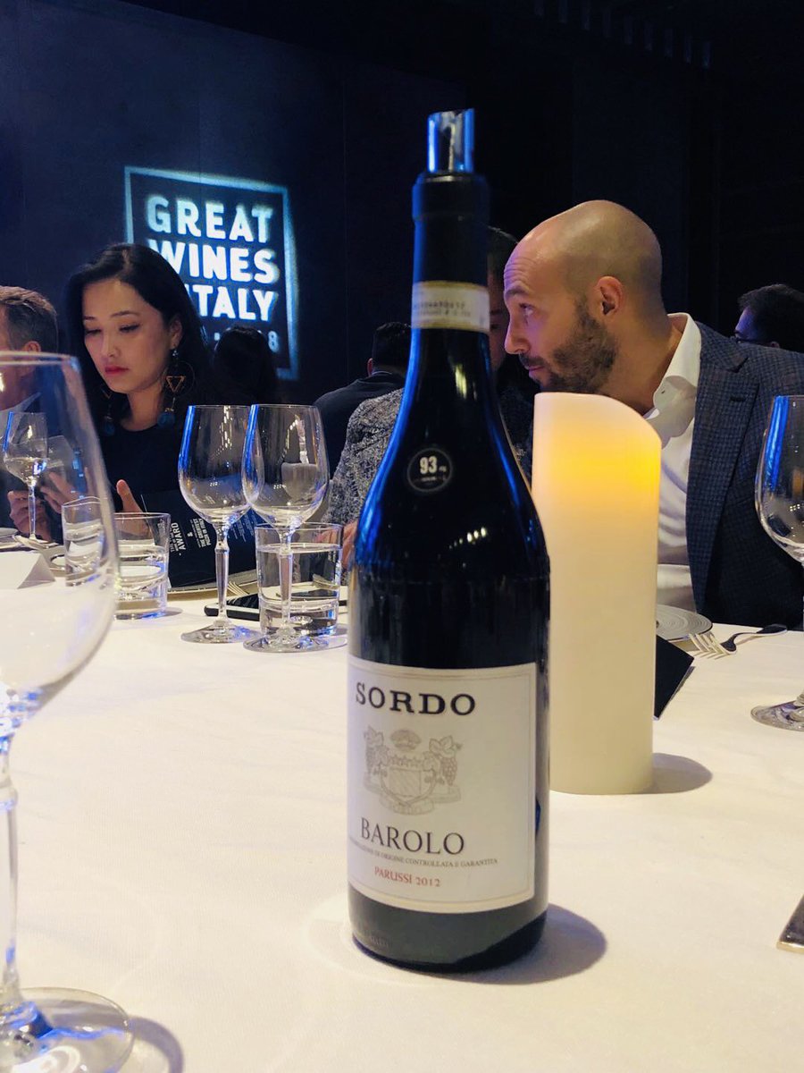 sordo_wine's tweet photo. #Wonderful @JamesSuckling #RedCarpet #Event ! #Great #Wines of #Italy with #Sordo #Barolo #Parussi 2012 #93Points ! https://t.co/7nZ9tgIi4X