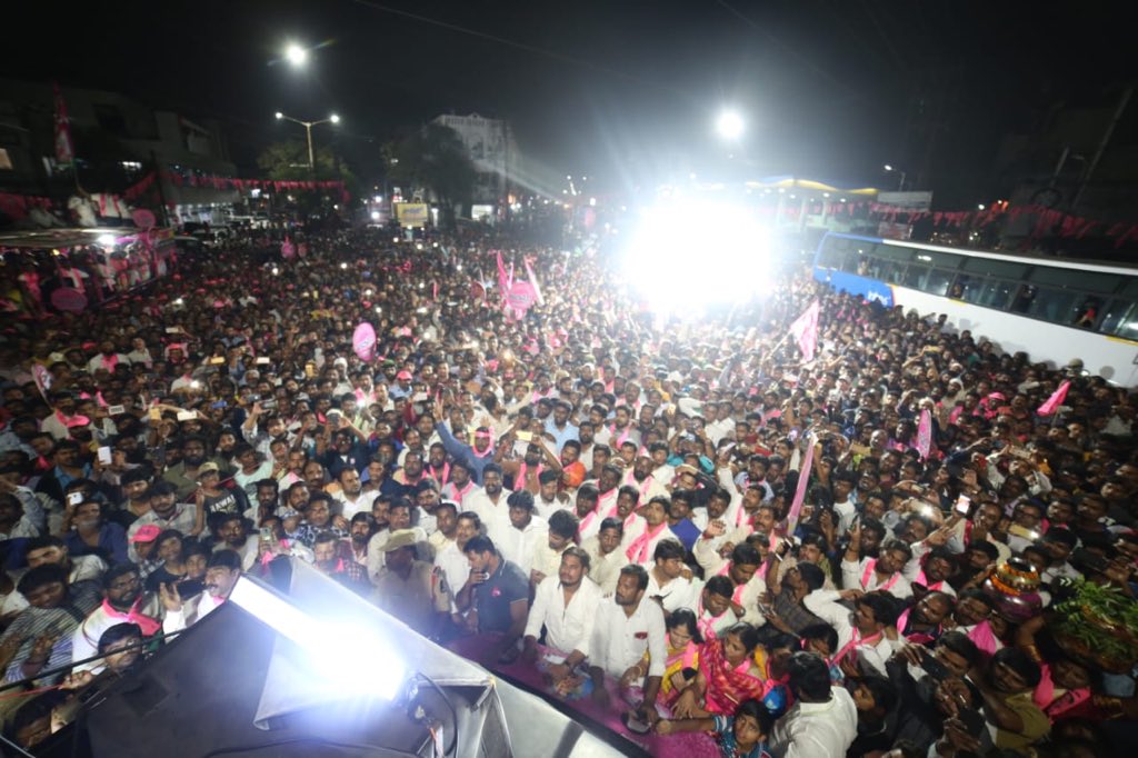 KTRBRS's tweet photo. Campaigned in Amberpet constituency for contestant Kaleru Venkatesh Garu

#TelanganaWithKCR 
#VoteForCar 
#PhirEkbaarKCR https://t.co/Cprctm6exQ