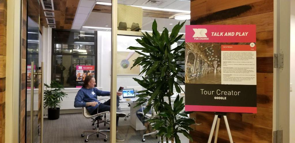 SamsungNext's tweet image. .@G4C&apos;s #XR4C Talk and Play is in full swing at #SamsungNEXTNY tonight! We&apos;ll be hearing from @franceleeg of @GoogleARVR, @kmiklasz of @brainpop, and @mr_isaacs on their best case uses of XR for Education across a variety of mediums and sub-sectors soon. But first, demos!