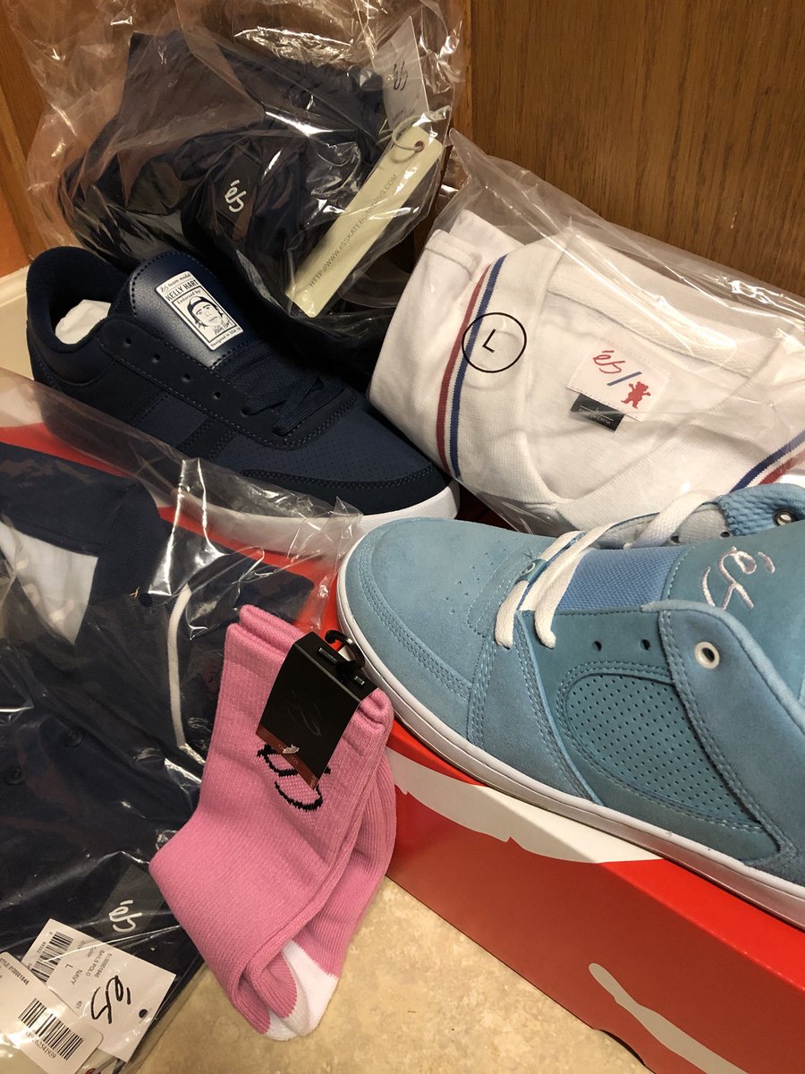 Adam84Madrigal's tweet photo. Can’t wait til I skate in my new kicks #soletechnology #esfootwear #kellyhart https://t.co/8OJLhejbNd