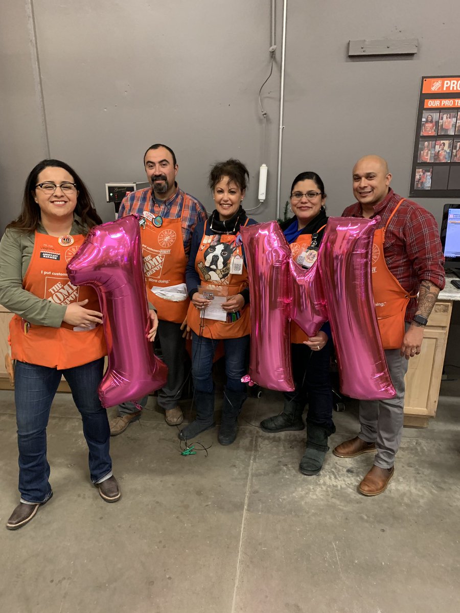 vanessaaramos1's tweet image. Phenomenal Job Elsie!! $1 MILION DOLLAR PASA in 8 months! Keep on Killin it! #BWOOD #1076 #FindKnowGrow #PacNorthProud