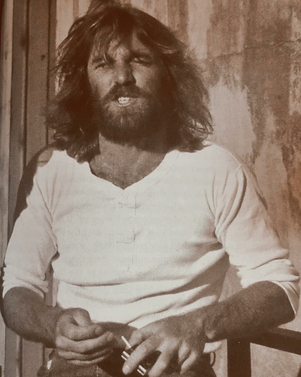 WILSONDENNIS83's tweet photo. Hoy es el 74 aniversario del nacimiento de una estrella...fugaz,si,pero intensa!!!!Bateria,pianista,surfero,piloto,padre,amante,pescador,un loco adorable...😍😍😍💪💪 #FELICIDADES #DennisWilson #THEREALBEACHBOY #DENNYTHEDRUMMER @beachboyslegacy @TheBeachBoys @BrianWilsonLive https://t.co/H1RN7UOavc