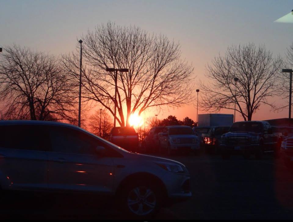 OlatheFordSales's tweet photo. Sunrise over the Olathe Ford Lincoln Used Car Department. https://t.co/NRZv8cboBL