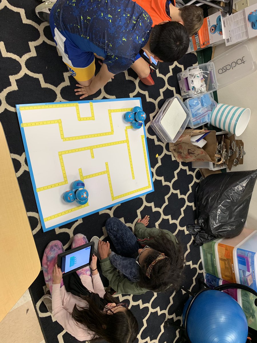teamneuman's tweet photo. Starting off #hourofcode with a little bit of exploration. #mindfulcoding #Dash #csforall #handsoncoding #edtechchat #neisdHOC #stem #codingiseverywhere @BCENEISD https://t.co/eWlv4VpjnB