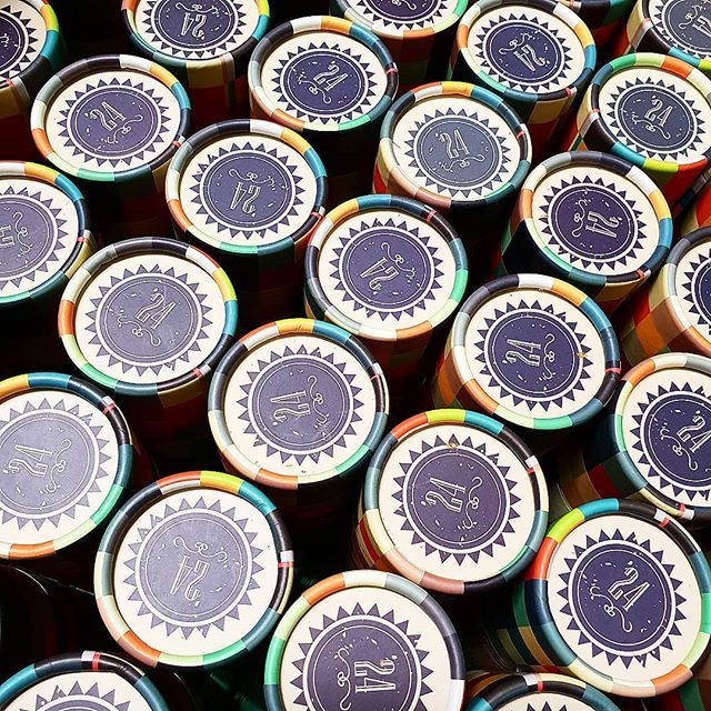 kaffebox's tweet photo. Just finished packing these tasty treats 😋

#KaffeBoxadvent #kaffebox #adventcalendar #coffeeadventcalendar #nordicroast
#julekaffe #kaffeadventskalendern2018 https://t.co/ViDH5MQ1pL https://t.co/g6FBKxPMli