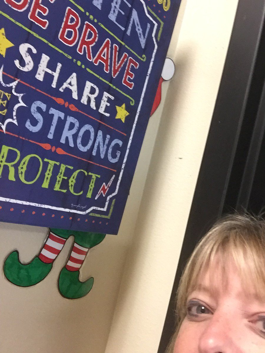 cbelanger4's tweet photo. @hharmon07 #BooSampElves  Second grade teachers were busy catching elves on Tuesday! https://t.co/OEHQ9cpceJ