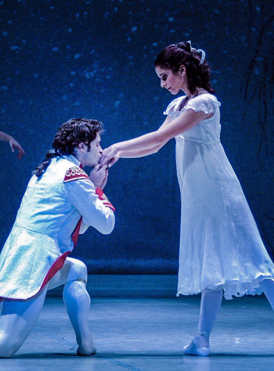 PinillosCarlos's tweet photo. Lisbon🇵🇹 ...Coming next “The Nutcracker” Season with the National Ballet of Portugal.
Lovely production of Mehmet Balkan ✨✨✨ 6 - 22 Dez
TEATRO CAMÕES • Parque das Nações 
⚠️Bilhetes⚠️: https://t.co/pQaFLK4qQ3 https://t.co/2JMPZlMNTs