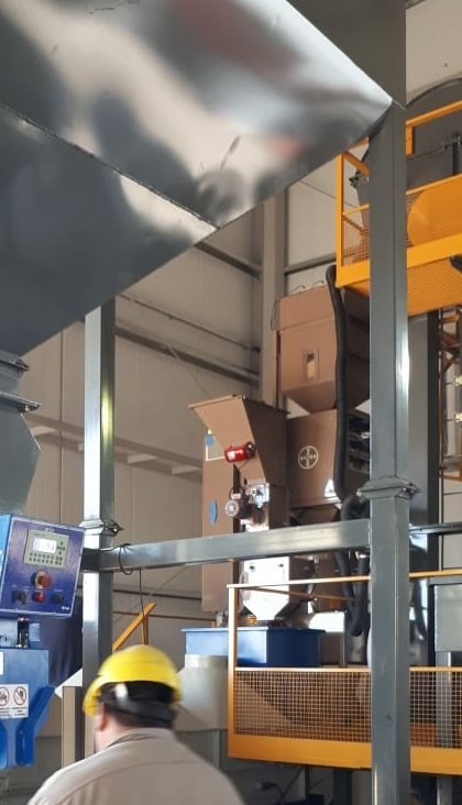pfernandezpoeta's tweet photo. Muchas Gracias AGL por confiar en Bayer SeedGrowth. En Charata, otra planta que se suma a la única plataforma integral en tratamiento de semillas industrial. #CreatePro #CreateProMax #BiagroBiologicos https://t.co/A5k1Krd6vJ