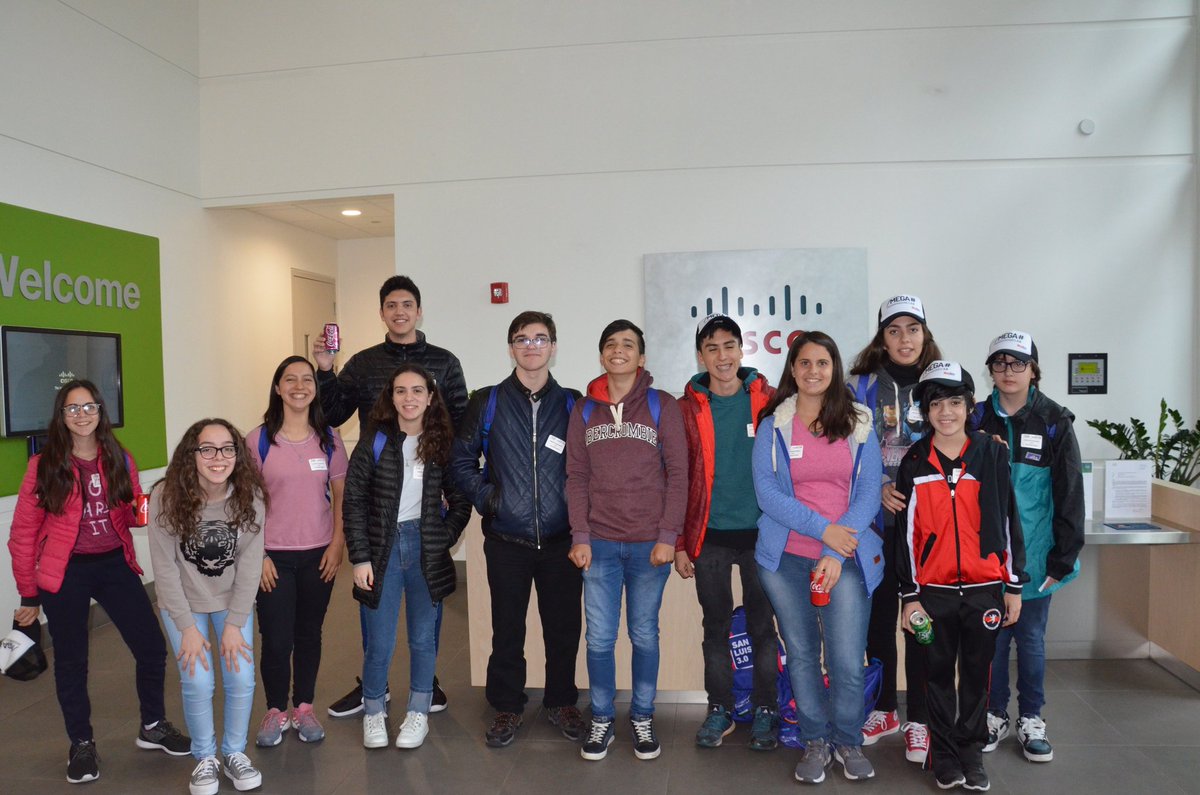 ULPSanLuis's tweet photo. Los #MegaProgramadores visitaron @Cisco, en Silicon Valley. Greg Prynn, el director de Negocios Corporativos de @Cisco los recibió y diálogo con los jóvenes programadores https://t.co/PKtgOs98KG
