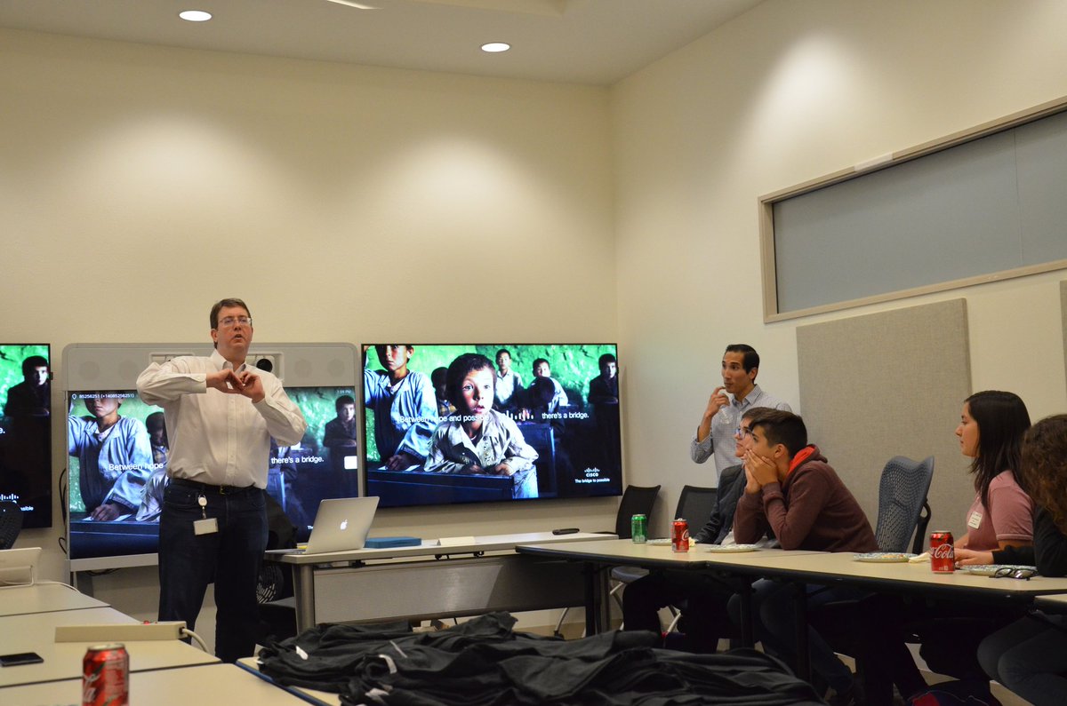 ULPSanLuis's tweet photo. Los #MegaProgramadores visitaron @Cisco, en Silicon Valley. Greg Prynn, el director de Negocios Corporativos de @Cisco los recibió y diálogo con los jóvenes programadores https://t.co/PKtgOs98KG