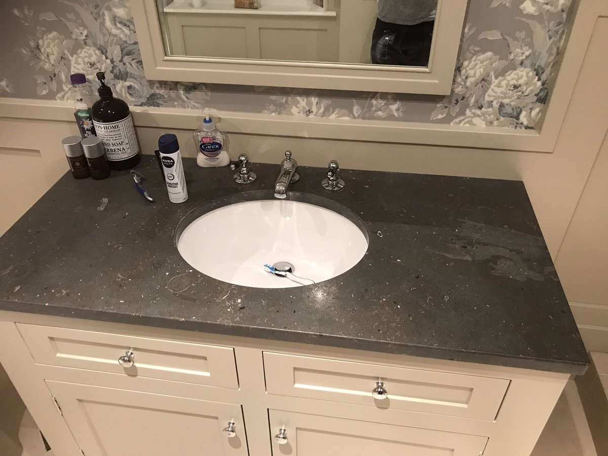 _AMATiling_'s tweet photo. Call out between #Dromore & #Hillsborough on the way home to re hone and polish this limestone vanity top to remove some etch marks π¬ #jobdone πππ½ππ½ππ½ #restoration #polishing #stone #portervanities https://t.co/qzwDbLGymM