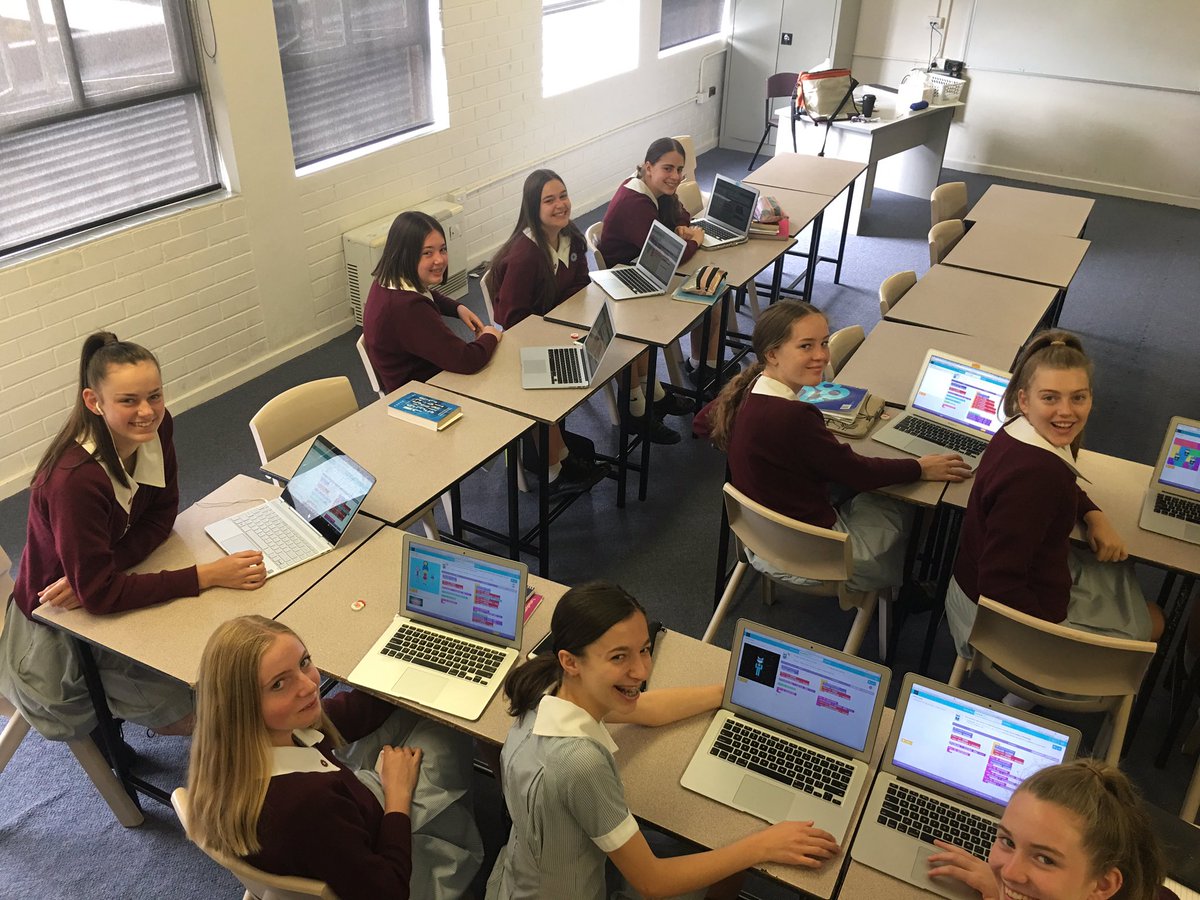 JulietteMajor's tweet photo. #HourOfCode continues at @STCCGriffith today #SeekSTEM https://t.co/McQHsfTfFp