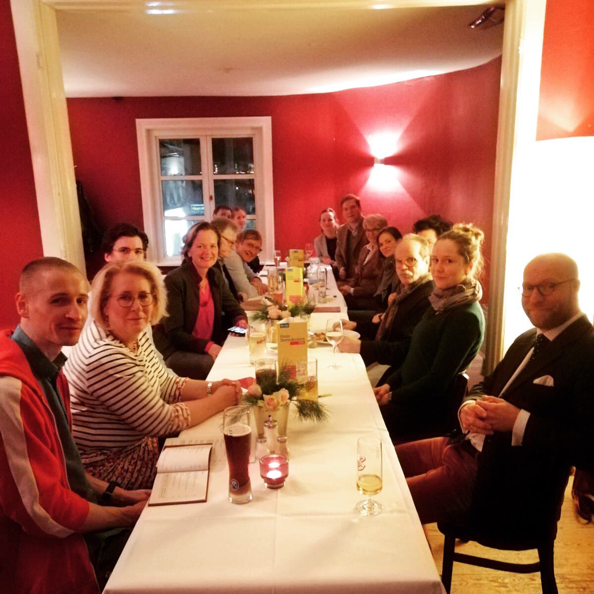Gute Stimmung bei Weihnachtsfeier der #FDP #Eppendorf-#Winterhude ☺️ #Hamburg