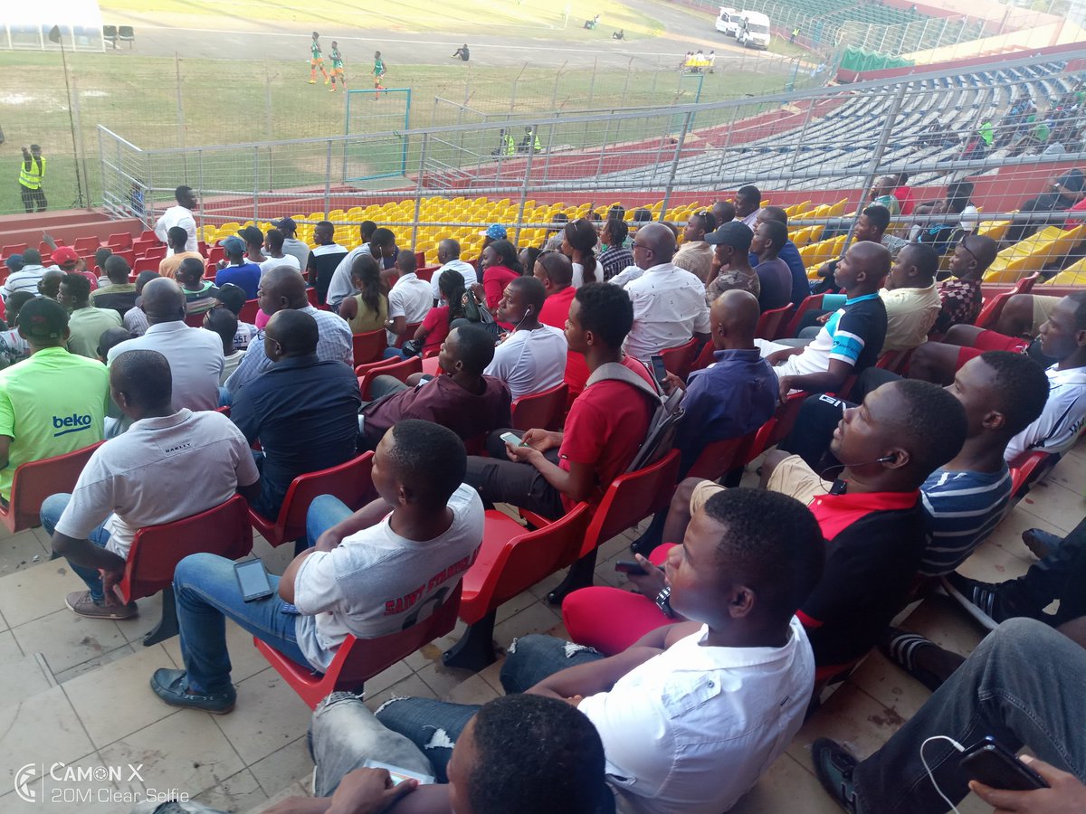 keitus14's tweet photo. Une Victoire, même non qualifié. Le #WAC a sauvé l'honneur de toute une ville, une nation à travers cette mobilisation des jeunes venus de partout dans le #Kakandé et #Conakry.
3-1
Fier de vous et de notre partenaire #SMB.
#Sport
#Footelite https://t.co/kyNz6aX68Y