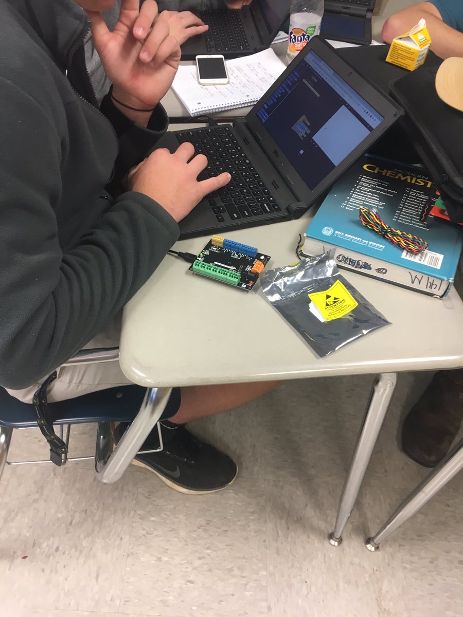 DWrightMMS's tweet photo. Let the coding begin! MHS robotics students are looking at how to connect different functions/variables in order to get the desired result using the hummingbird kits @MunfordHigh @TCBOE #hourofcode https://t.co/jCqbfk4Zkd