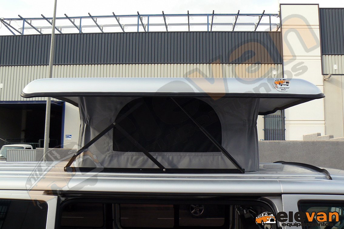 Elevan_Team's tweet photo. Techo elevable para VW T5/T6, sin cama para estar de pie en el interior del vehículo. Provisto con tres ventanas, dos con mosquiteras y una con tragaluz. https://t.co/tJErM5hwR9