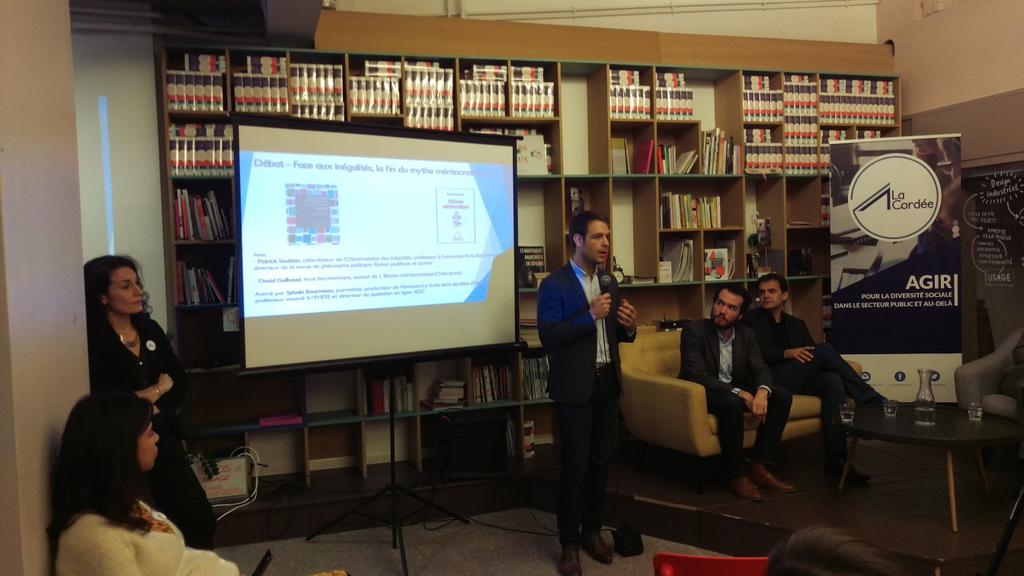 LaCordeeAsso's tweet photo. Le débat "Face aux inégalités, la fin du mythe méritocratique ?" commence ! Suivez la soirée sur Twitter ! #ÉgalitéDesChances #Méritocratie @halles_civiques https://t.co/wpzZ5Gn33g