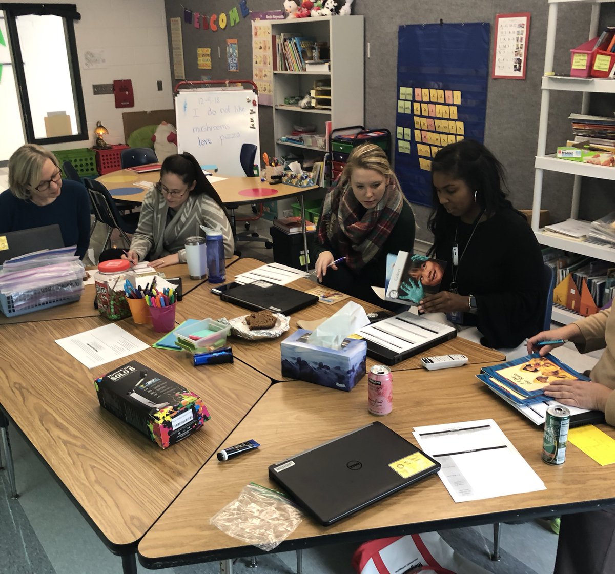 LeanneCSullivan's tweet photo. Great PD by our wonderful ESOL teacher Mrs. Carlson at 1st grade CLT today! We learned how to modify our guided reading instruction to best meet the needs of our English learners. Thanks Mrs. Carlson!! @Grade1Westgate #WestgateES https://t.co/sc8QvA3caH