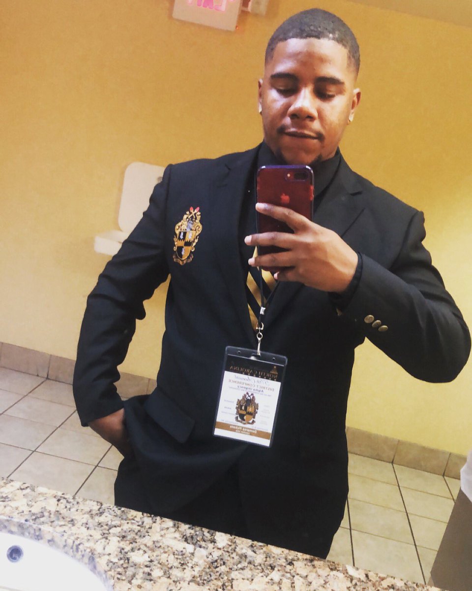 L0wK3yxPIC_'s tweet photo. #Finealphatwitter 🤙🏽😎 https://t.co/Bu7jv6NAKb