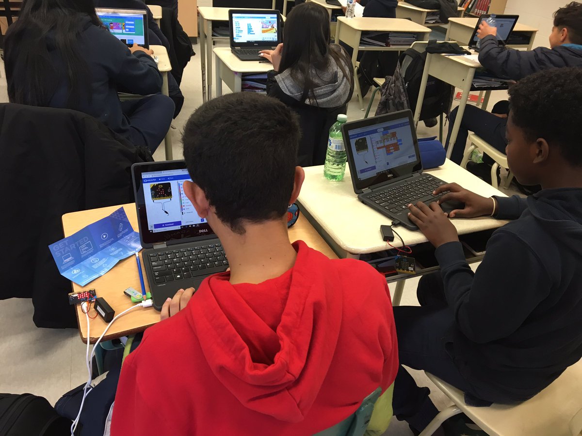 MrsEimers's tweet photo. Using #microbit to #code music 🎶🎵and spell names. #criticalthinking #maker #STEM @OLVSchoolNews @MrsAOlivieri @mraspinall https://t.co/GhxYptg2d3