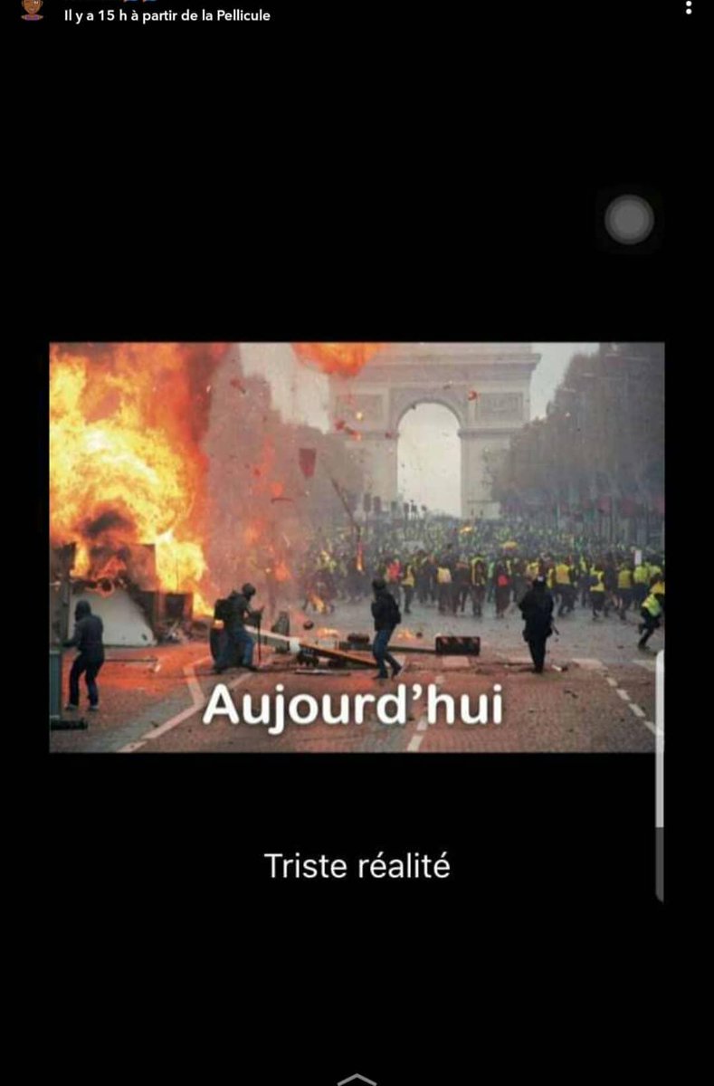 MZoro93's tweet photo. #GiletsJaunes
#SoutienGiletsJaunes
#forceaugiletjaune
#gilletsjaune
#RevolutionJaune
#revolution
#Colere
#coleredupeuple
#carburantropchere
#tropdimpot https://t.co/PO0UJZbL0D