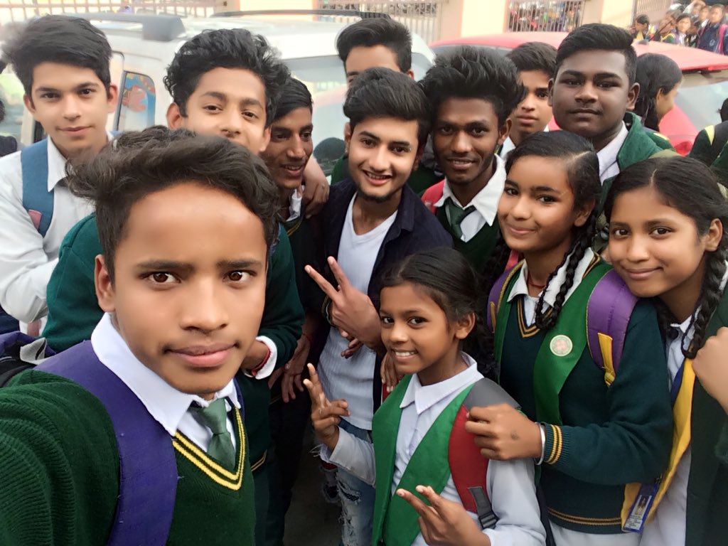 Aman52194199's tweet photo. #_fan😊😊😊rishikesh Rama palace https://t.co/YA5fnIqnpe