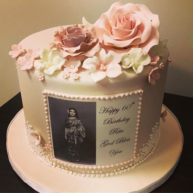 CakeRoyaleCakes's tweet photo. #sugarwork #sugarflowers #custombirthdaycake #edibleimage #cakeroyale #cakeroyalestreetsville #streetsville #mississauga #torontocakes #cake #cakedecorating https://t.co/12LB0SyDhd https://t.co/yAoKZ4lJvr
