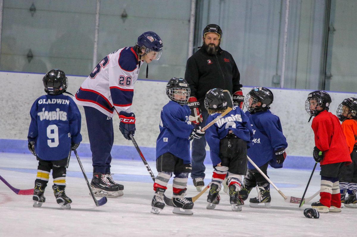 SpiritHockey's tweet photo. #SpiritInTheCommunity || Thanks for having us out for practice last night Gladwin Amateur Hockey Association! We are excited to see you out at The Dow on January 6th! https://t.co/oijzJRpbMO
