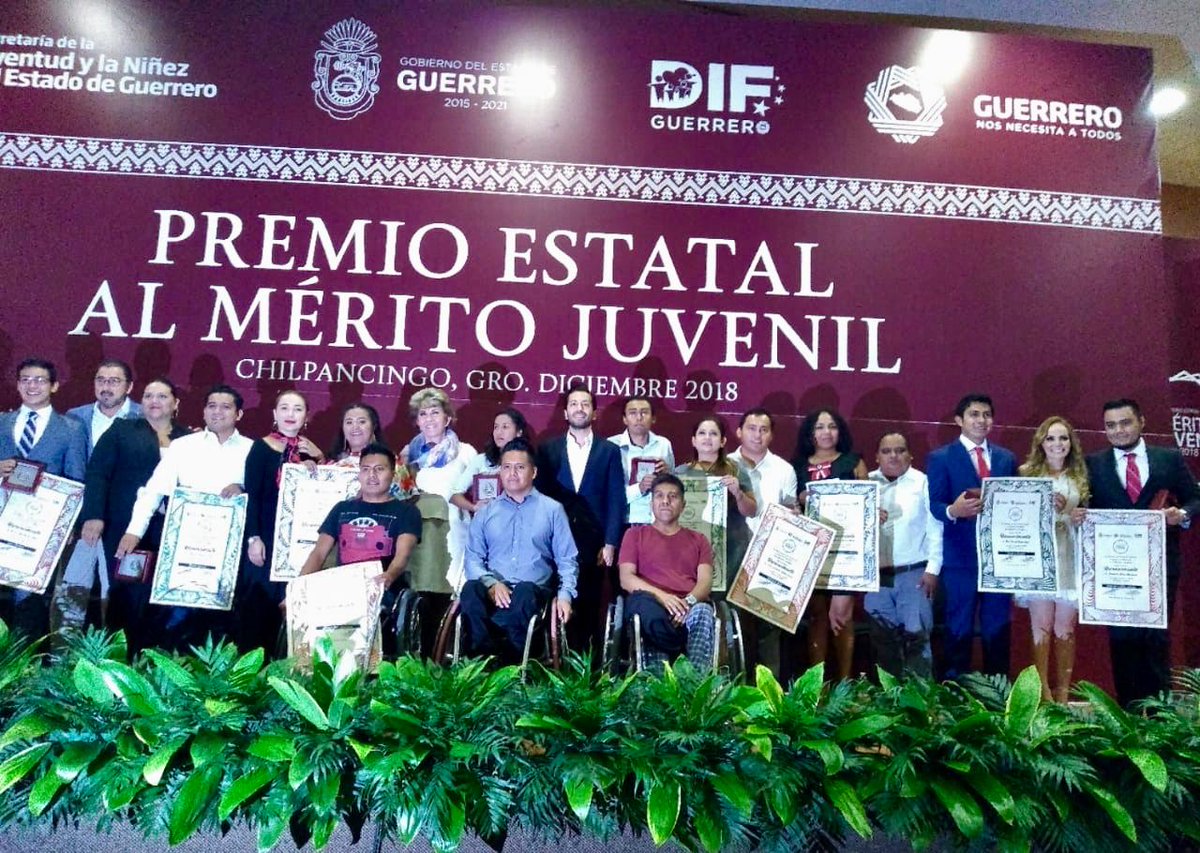 vaniayitzel's tweet photo. El día de hoy el Gobierno del Estado de Guerrero a través de la Secretaría de la Juventud y Niñez realizaron la entrega del  "Premio Estatal al Mérito Juvenil 2018".

Con mucho gusto asistí a este evento que premia y reconoce el talento de los jóvenes Guerrerenses. https://t.co/biqXzqq0gP