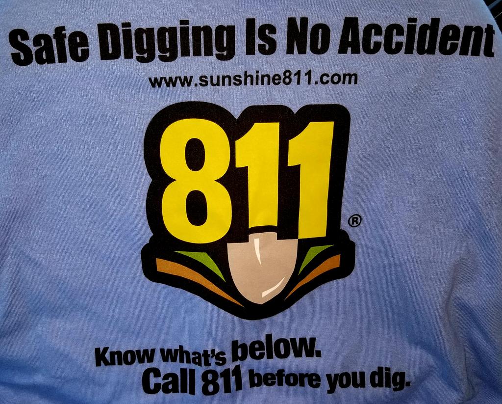 tina_mallard's tweet image. Private property owners and contractors,  call 811 for locate before you dig a hole.  
Florida,  sunshine811.com 
@Florida811