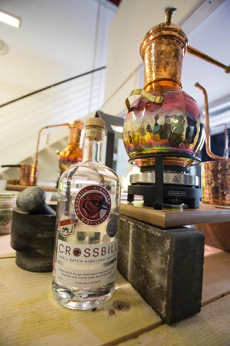 scottish_gin's tweet image. Isn't an experience better than a gift? Why not combine both? Check out our guide to the best #Scottish Gin Experiences . buff.ly/2BQ0ent @CrossbillGin @AnticsSip @pixelspirits @DarnleysGin @EdenMill @IsleSkyeDistil @DaffysGin