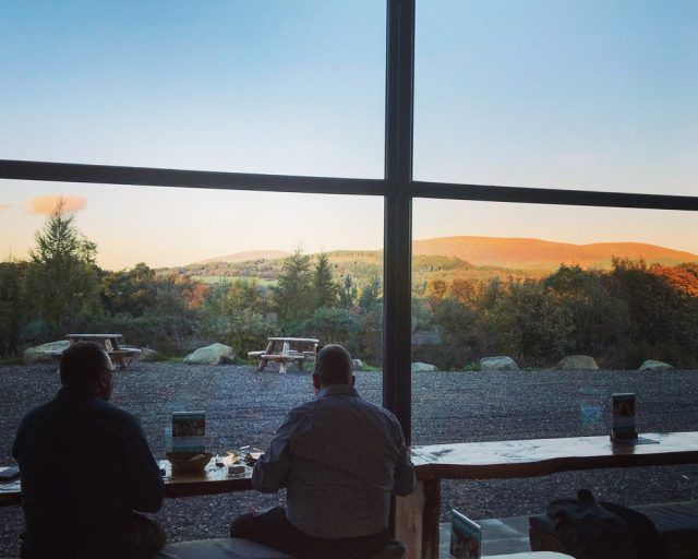 scottish_gin's tweet image. Isn't an experience better than a gift? Why not combine both? Check out our guide to the best #Scottish Gin Experiences . buff.ly/2BQ0ent @CrossbillGin @AnticsSip @pixelspirits @DarnleysGin @EdenMill @IsleSkyeDistil @DaffysGin