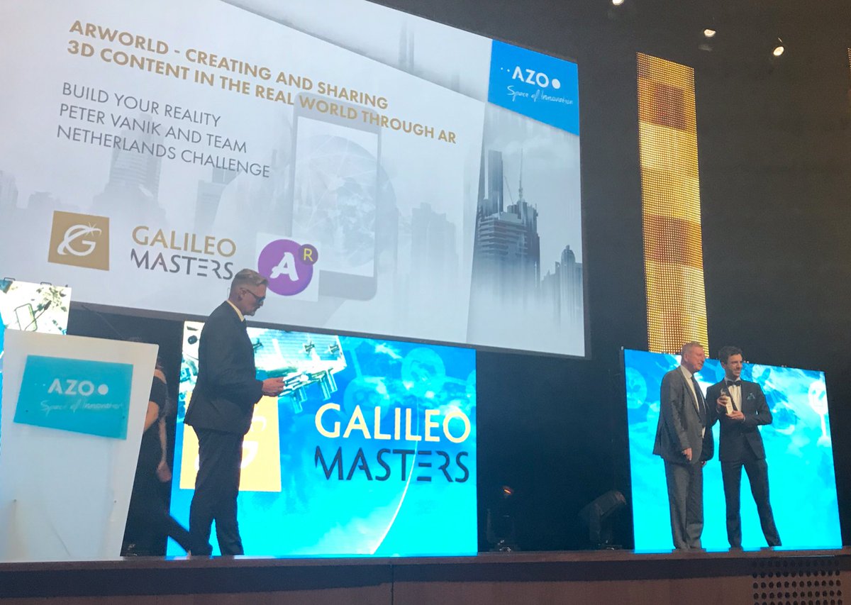 Peter Vanik receives the @ESNC_ region Netherlands prize at the #spaceoscars during the #EUSpaceWeek in Marseille! Congratulations! (Now called the Galileo Masters! #GalileoMasters )