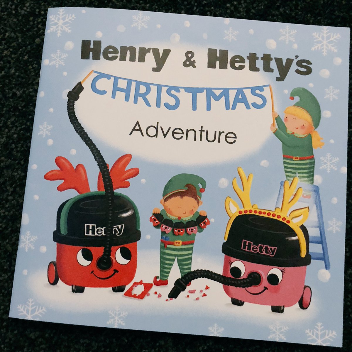 gemmapitt2012's tweet image. Finley loved his bedtime story tonight! Thank you #Numatic 🎅🏻
#henry #hetty