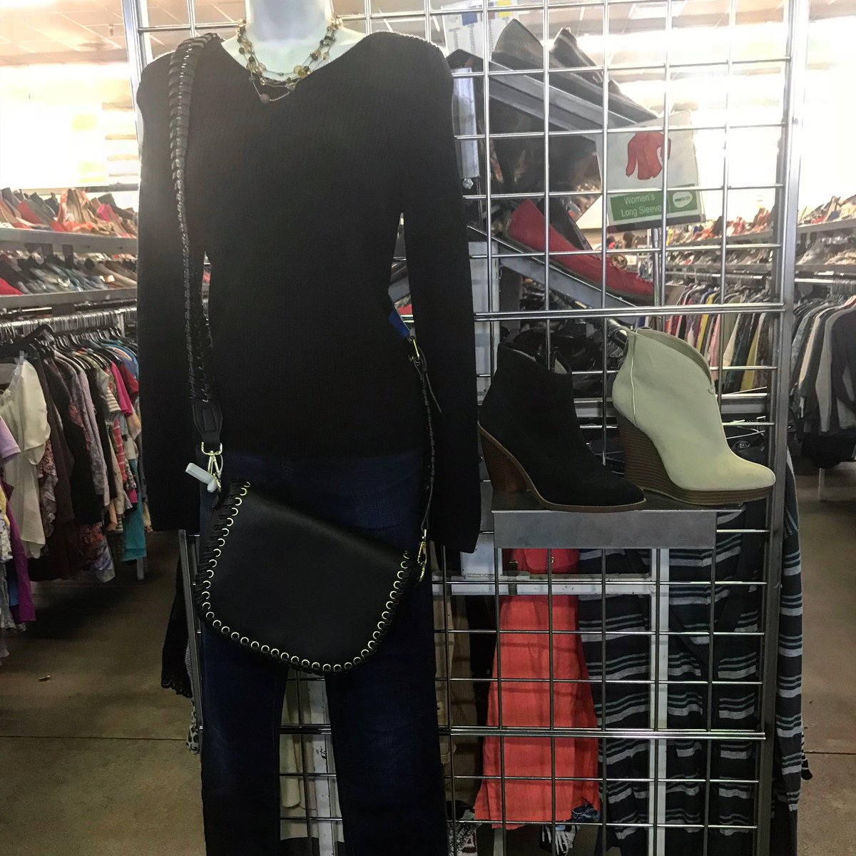 EcoThriftStores's tweet photo. We have winter boots in various sizes, lengths and color. Check out your new favorite style today at Eco Thrift Citrus Heights. #ecothriftcitrusheights #thriftstorefashion #thriftyshopper #thriftstorefinds #winterbooties https://t.co/rRZndfrXJq