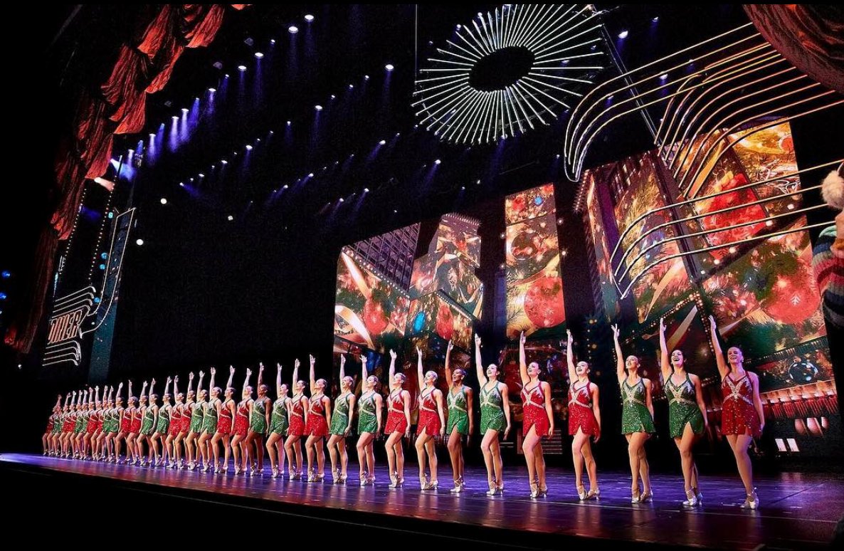 rockcenterrink's tweet photo. Tis' the season! 🎄Enjoy great orchestra seats for the @RadioCity Christmas Spectacular® plus reservations for our heated VIP Igloo at The Rink at @rockcenternyc at an incredible value! 
https://t.co/9Dhx8CVkAF https://t.co/l9vx9cnjbW