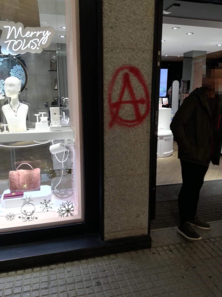 Un colaborador denuncia actos vandálicos en las calles del centro de la ciudad <a href="/Cadiz_es/">Ayuntamiento de Cádiz</a>