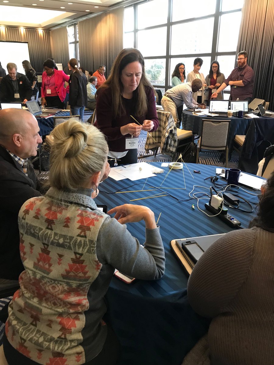 URISA's tweet photo. Teamwork & communication exercise at #GLA2018 https://t.co/ujPsG5euyG