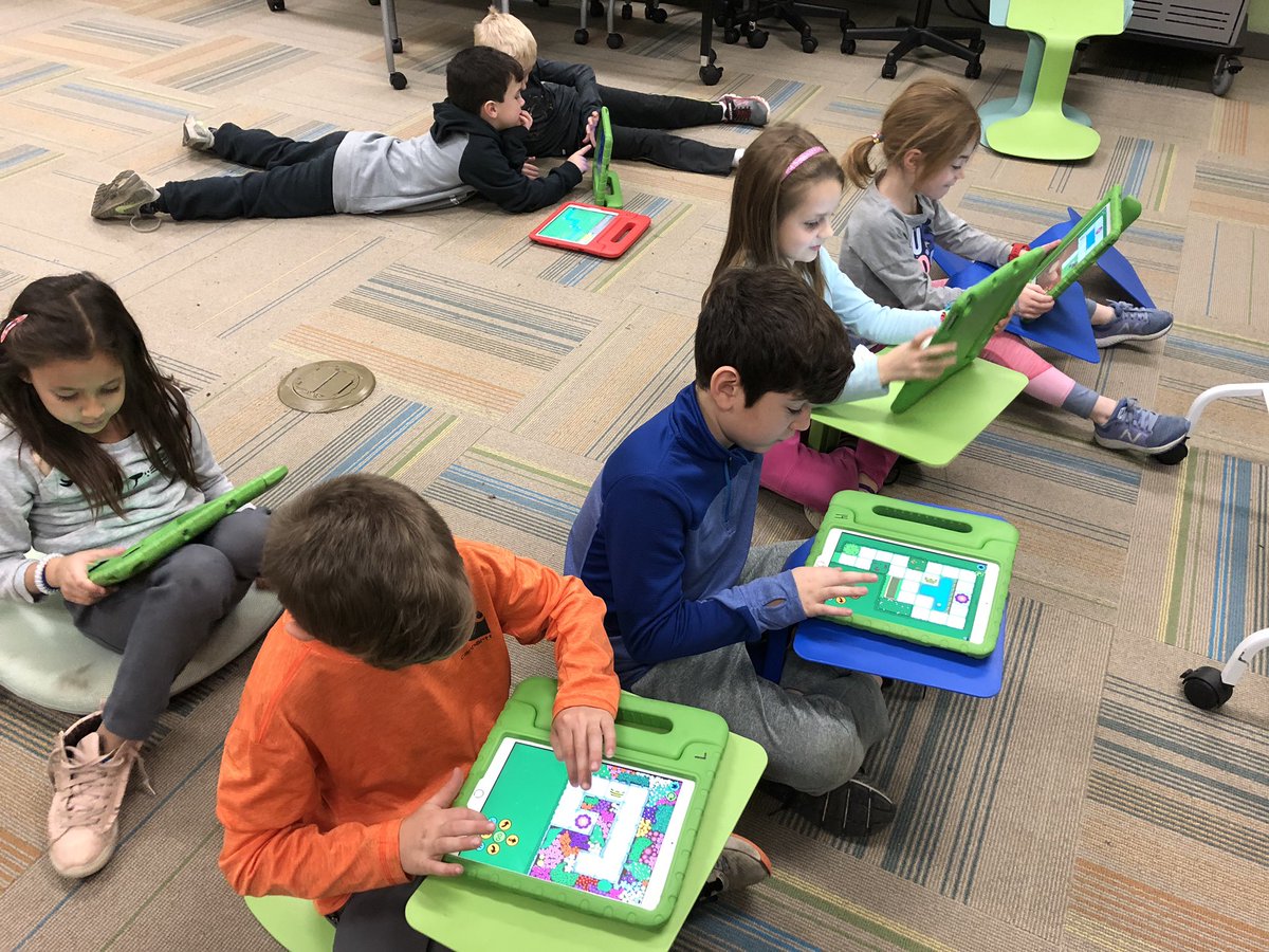 BethTortd101's tweet image. #HourOfCode18 continues with 1st Ss using @kodable #ForestHills101 #WSD101
